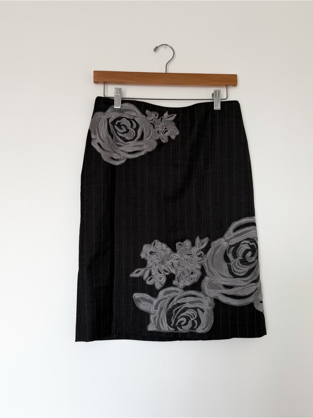 Office Siren Y2K 2000's Grey Pinstripe Lace Appliqué Midi Pencil Skirt